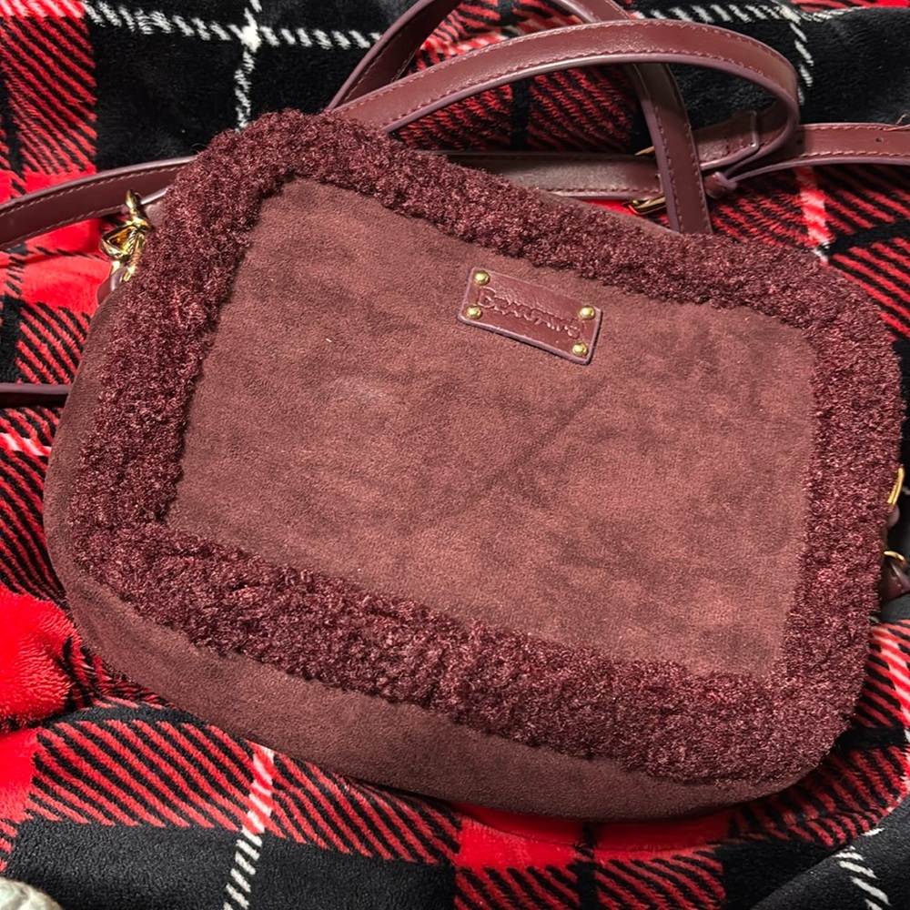 *New* Bearpaw crossbody bag